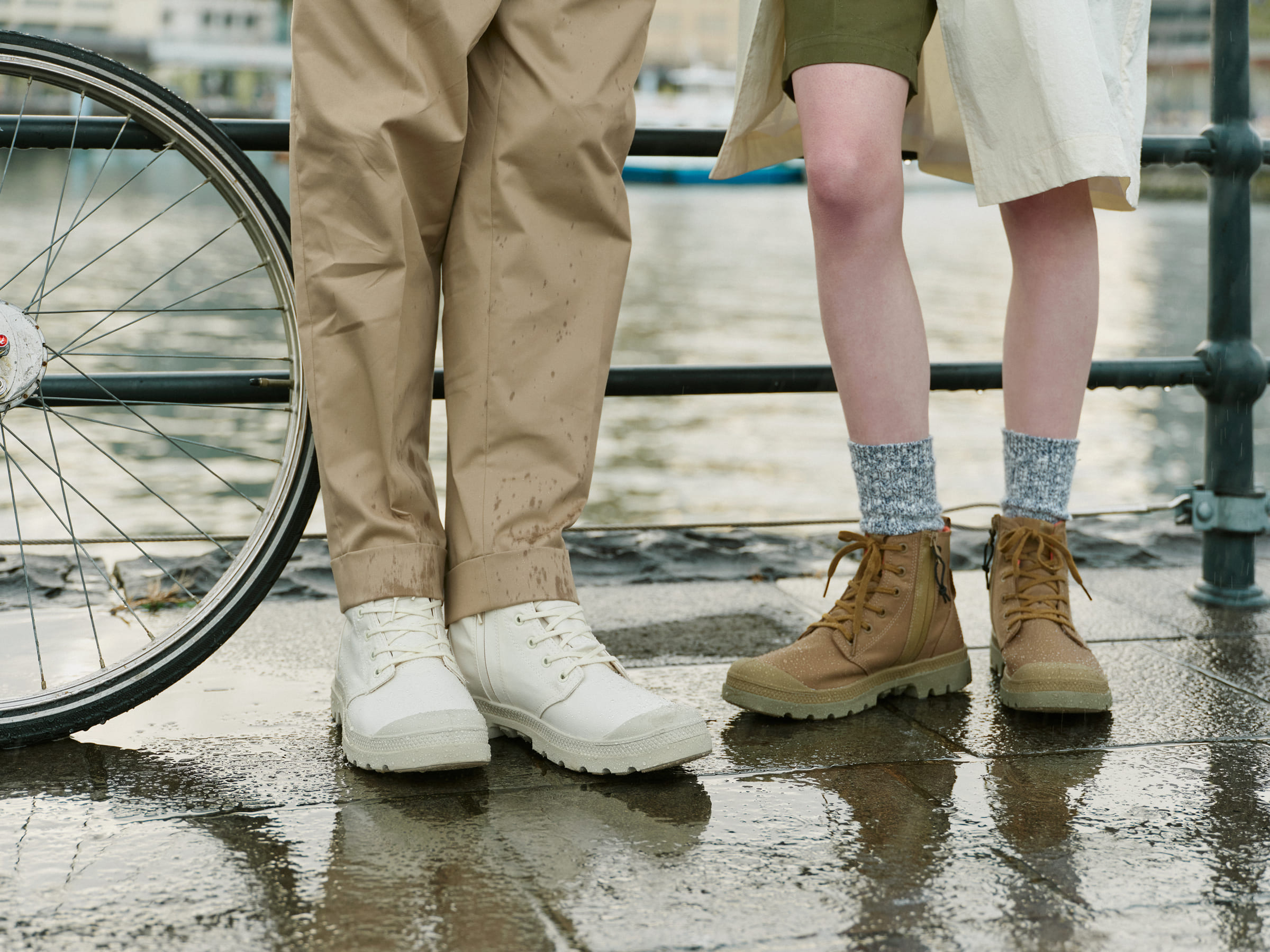 雨の続く日にパラディウムの防水ブーツのバリエーションで対応