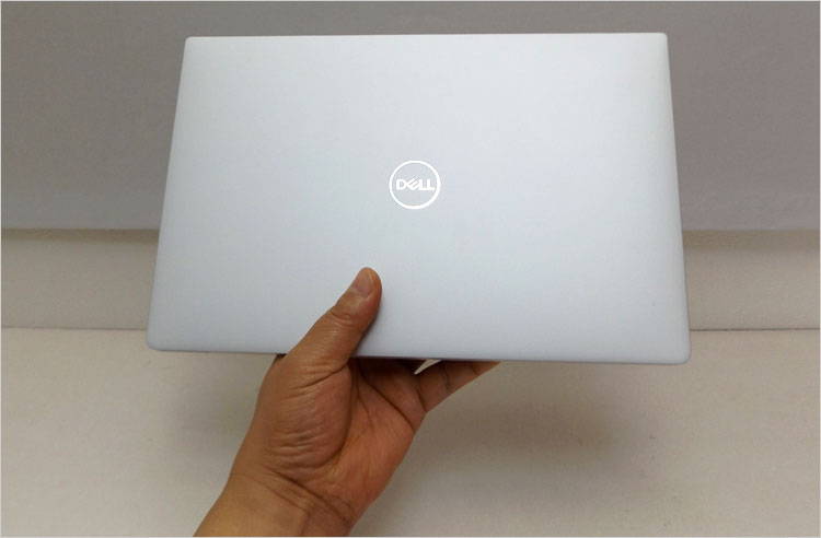 DELL XPS 13-7390（フロスト ホワイト）のレビュー 【Comet Lake】
