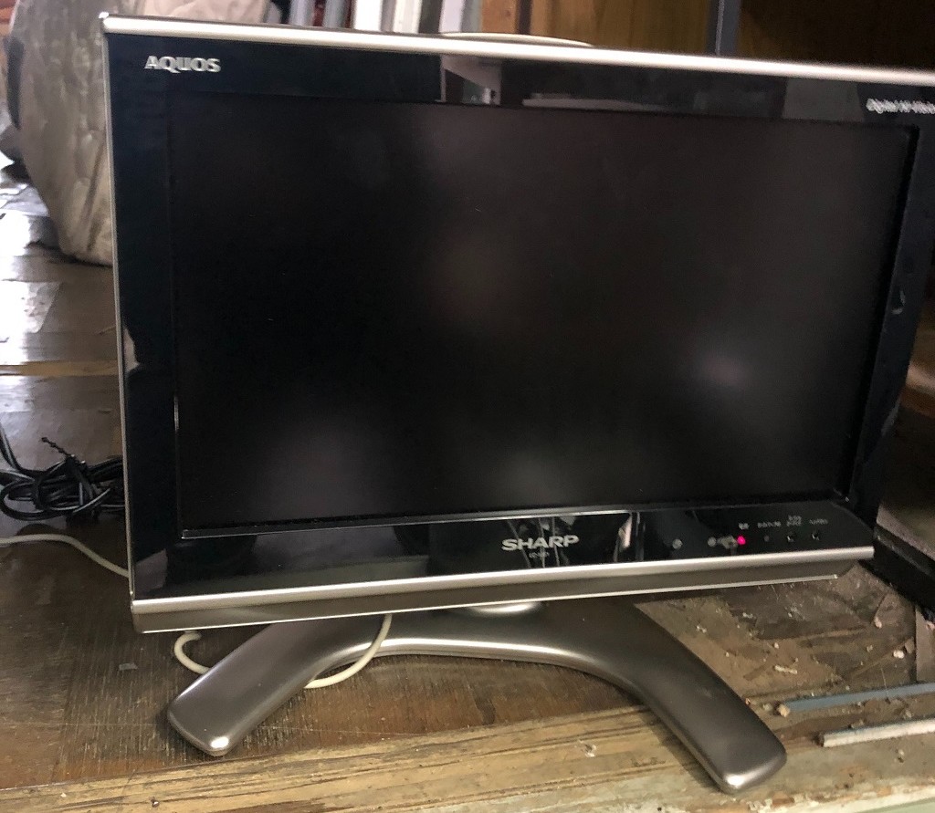 画面割れで壊れた液晶テレビ（シャープ）を回収・処分｜東京都豊島区に