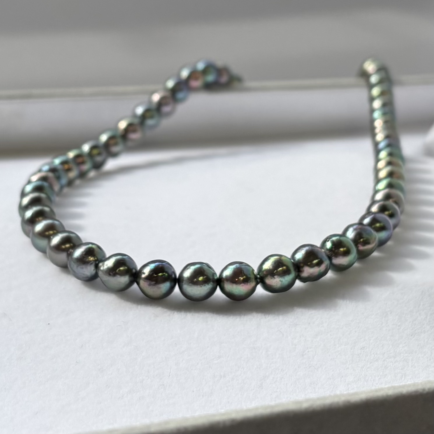 アコヤ黒真珠 メンズパールネックレス ブラック(グリーン系〜紫) 7-7.5