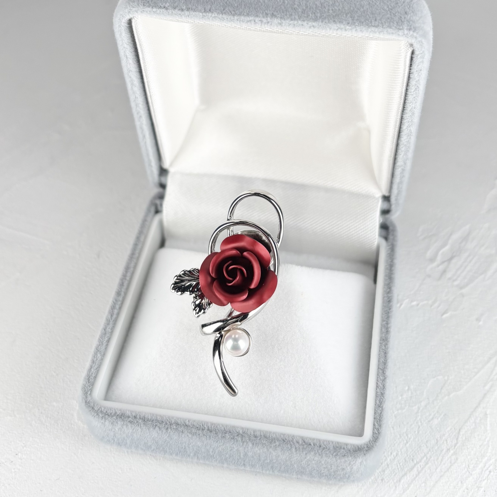 アコヤ本真珠 ピンブローチ 4-4.5mm ホワイト ラウンド 薔薇 モチーフ