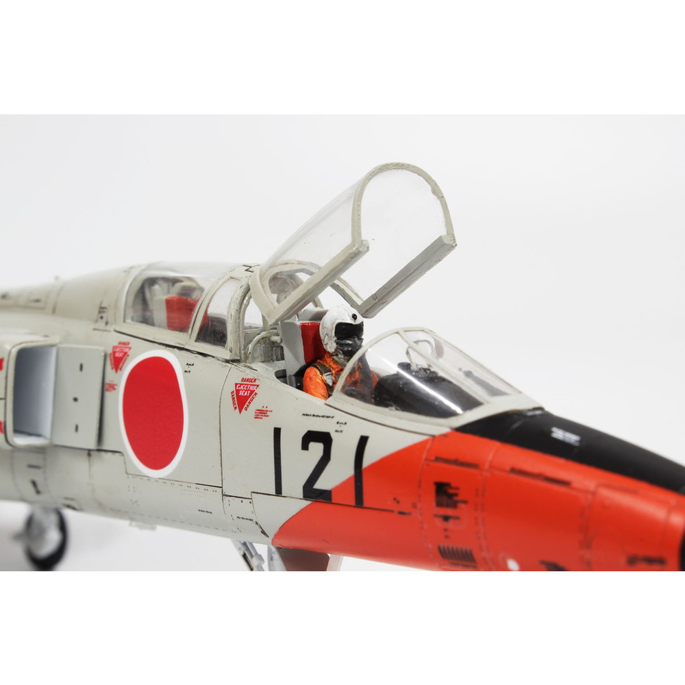 プラモデル :: 飛行機 :: 航空自衛隊 練習機 T-2 前期型 パイロット