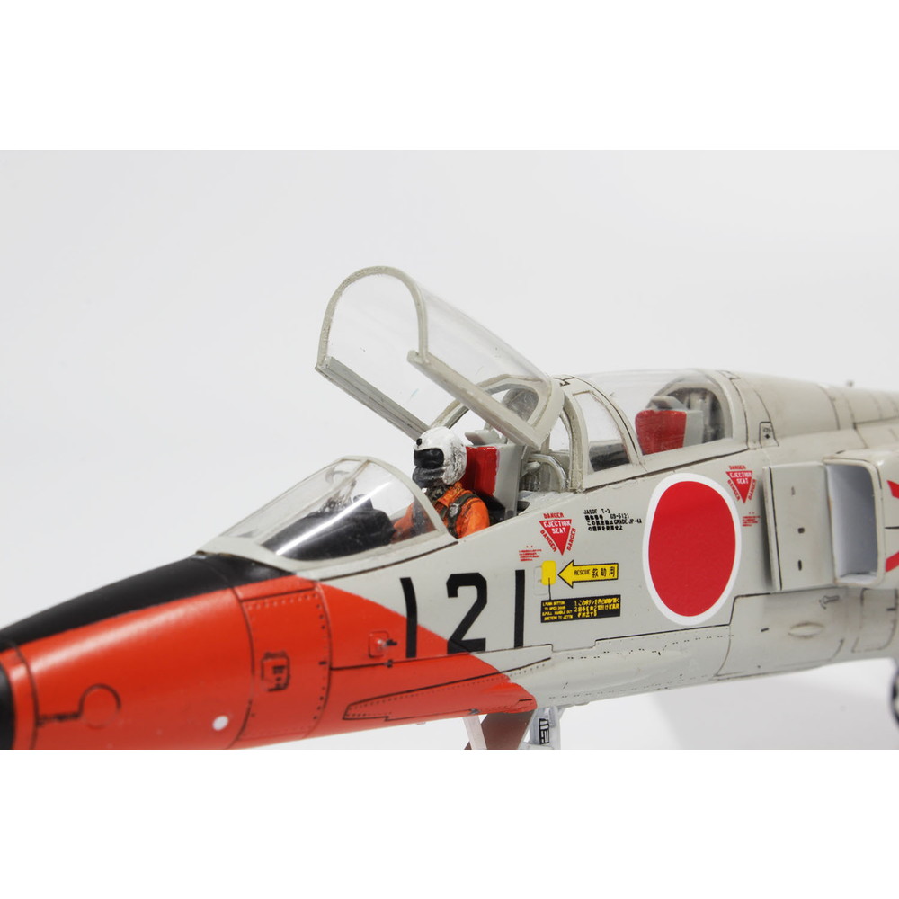 プラモデル :: 飛行機 :: 航空自衛隊 練習機 T-2 前期型 パイロット