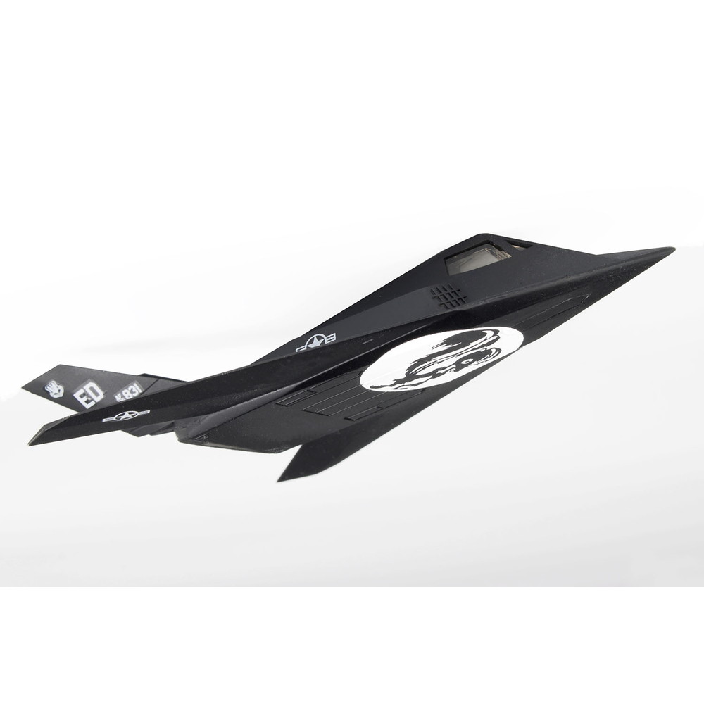 プラモデル :: 飛行機 :: アメリカ空軍 ステルス戦闘機 F-117 ナイト