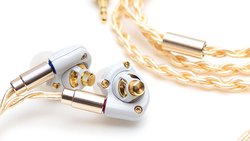 Acoustune、新型ドライバー＆新コネクター搭載のイヤホン「HS1695TI