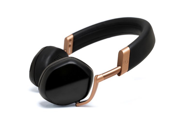 BTヘッドホン×ネックスピーカー。攻めまくりのV-MODA「S-80」が想像