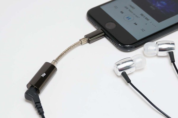 iPhoneを高音質DAP化！“安心・品質”で選ぶならラディウス「RK-DA70L