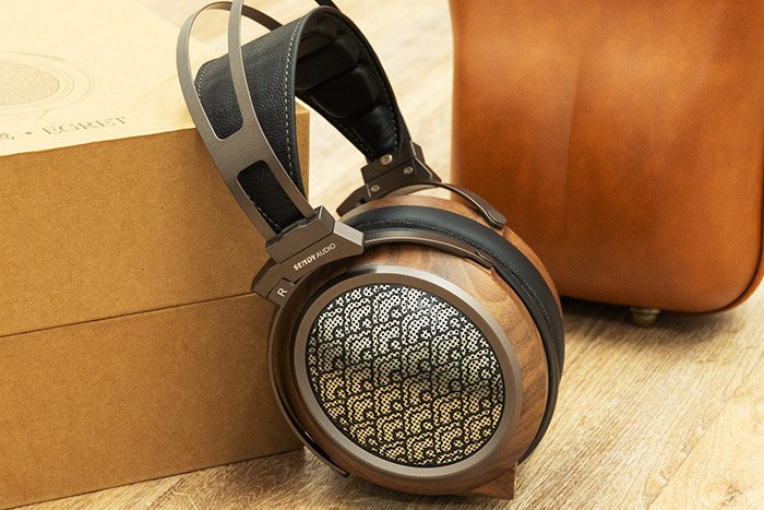 ビクター、iPad/iPhone/iPodドックを2基搭載したオーディオシステム