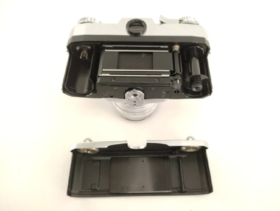 フィルムカメラ ZEISS IKON Contarex I をお買取入荷しました。｜2022