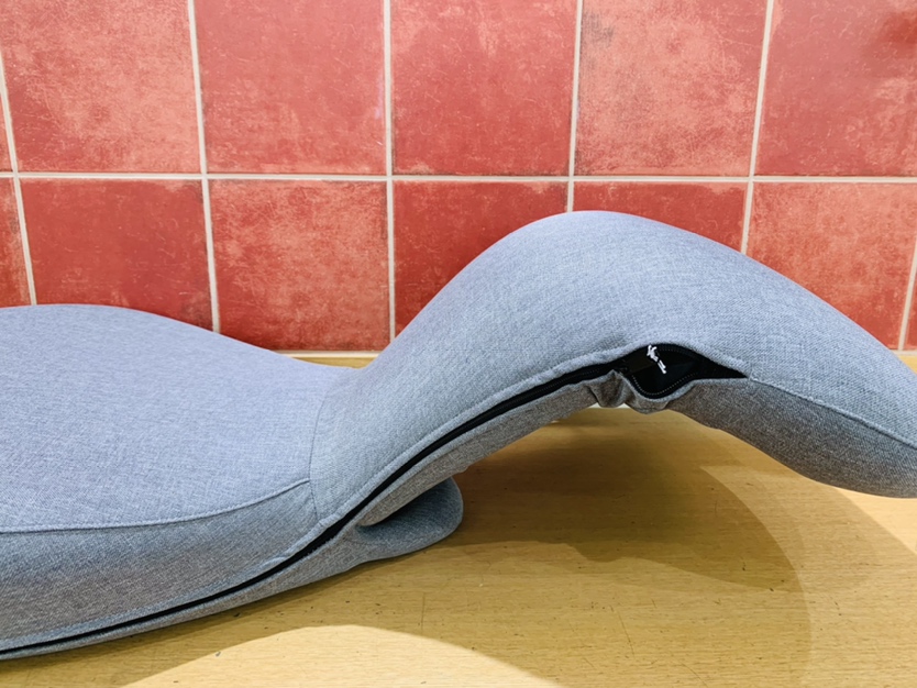 座りながら、ストレッチも出来る座椅子、＆メディカル「ストレッチ