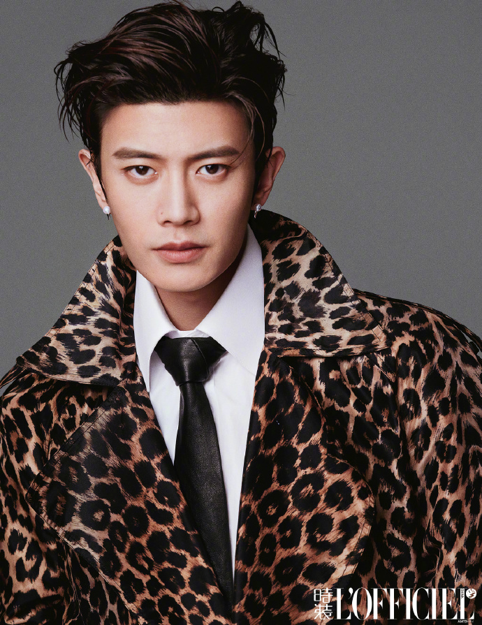 中国雑誌 時装女士 『時装女士L'OFFICIEL 2024年7月B版（任嘉倫、公式