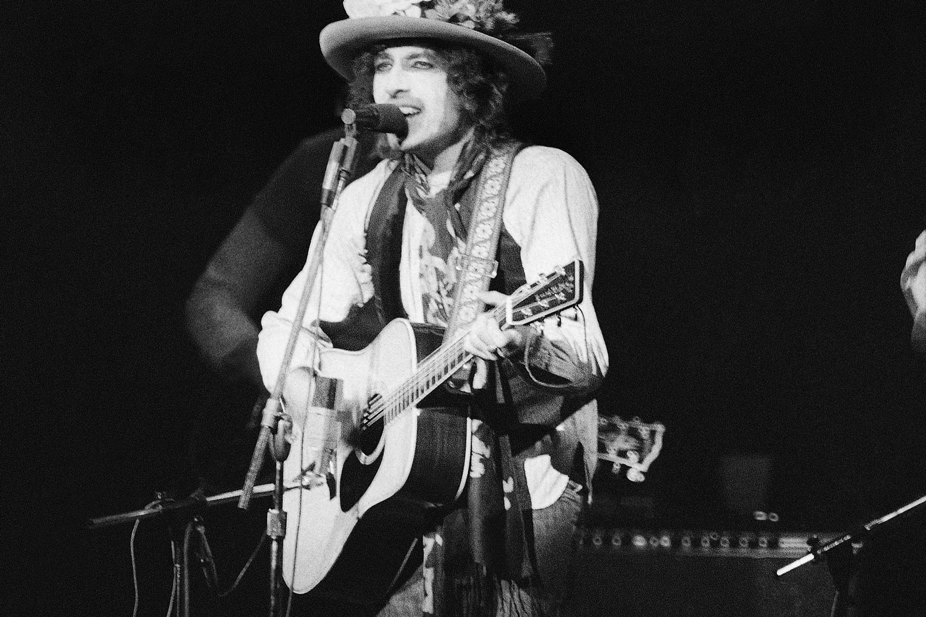The Rolling Thunder Revue: The 1975 Live Recordings' Album Review