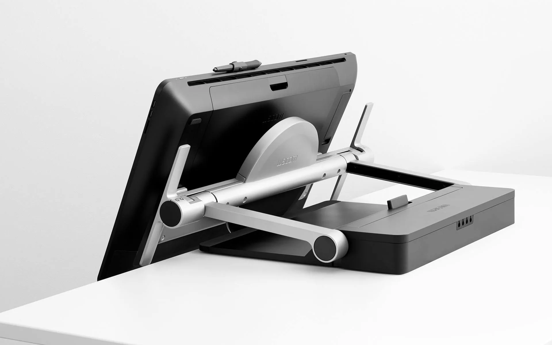 Wacom Cintiq Pro 24 Ergo Stand – Ready2STEM