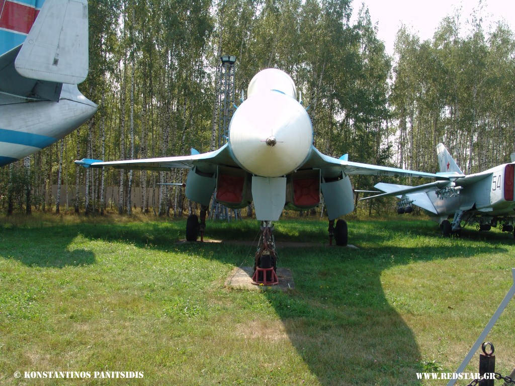 Su-27 Fighter-interceptor aircraft