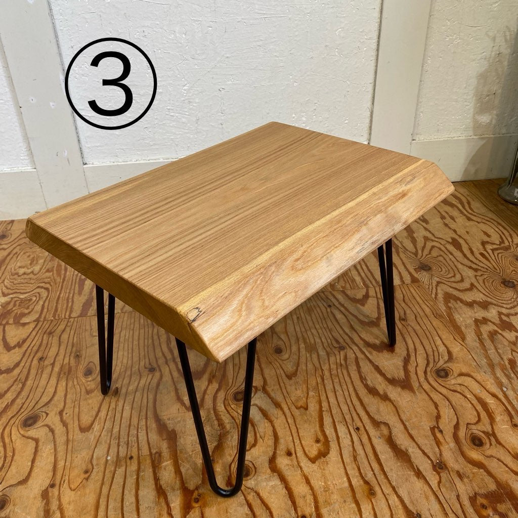 不要になった古いニレ無垢材のベンチから作った サイドテーブル