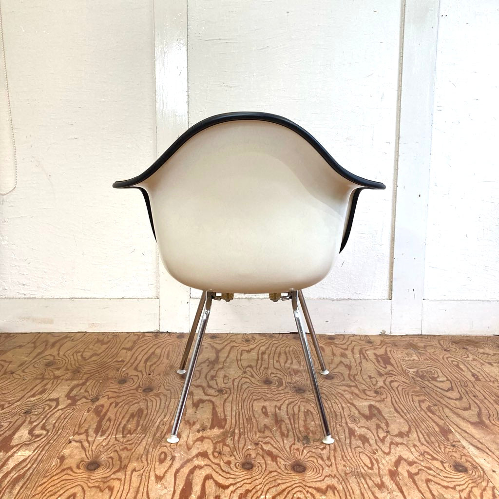 ハーマンミラー Herman Miller アームシェルチェア Hベース イームズ