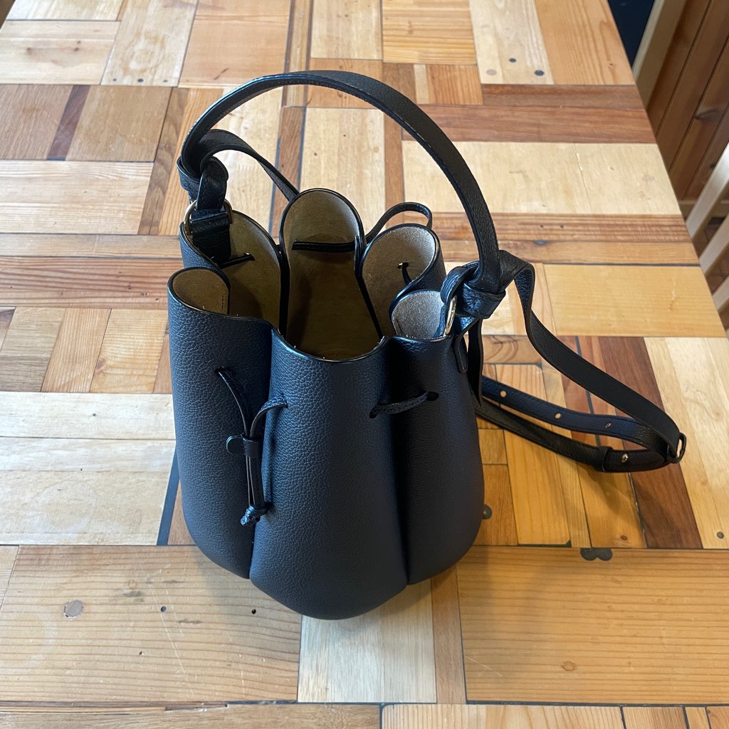 古着】ポレーヌ / Polène カヌレバッグ Numéro Huit ブラック 本革