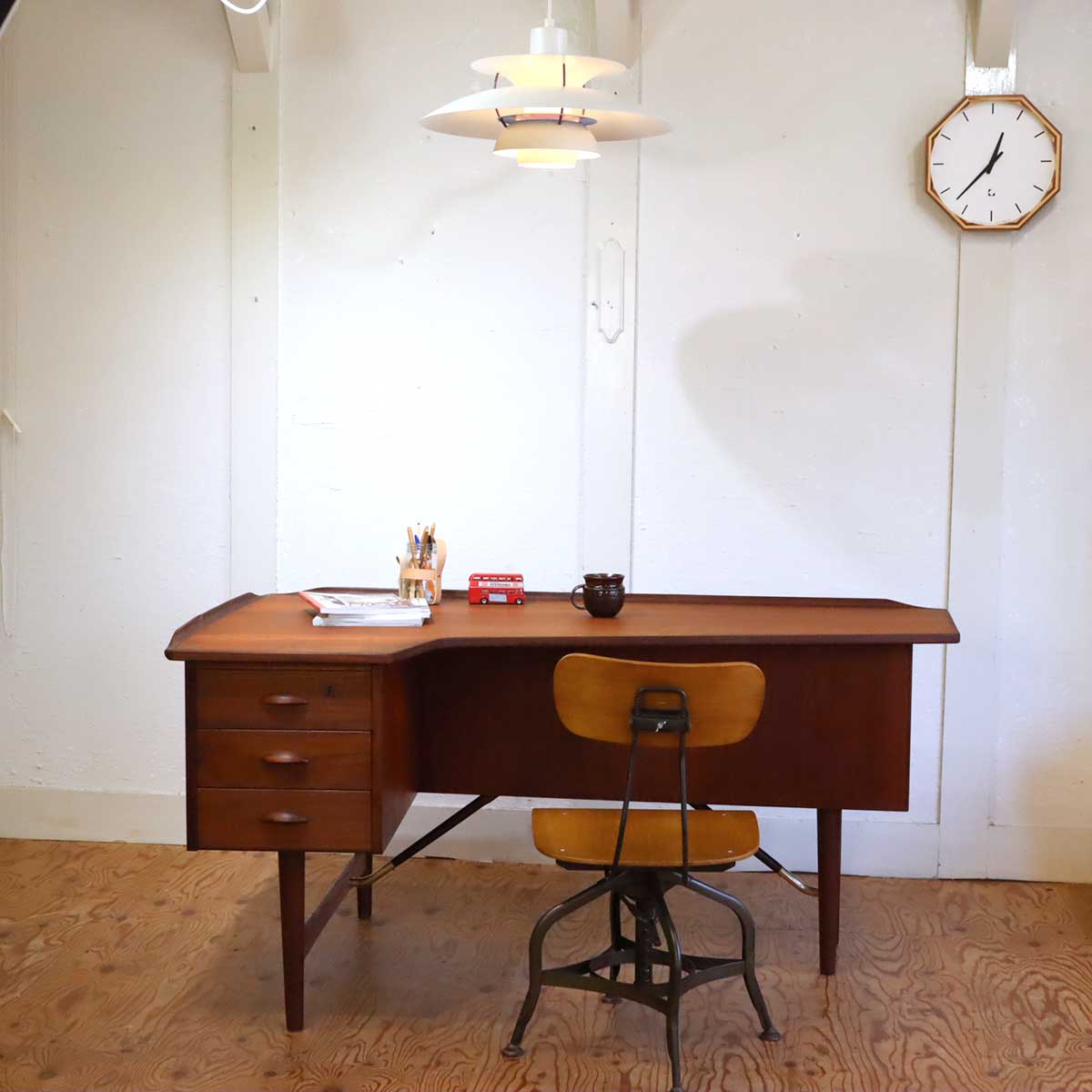 片袖デスク チーク材 机 デンマーク製 北欧 ヴィンテージ