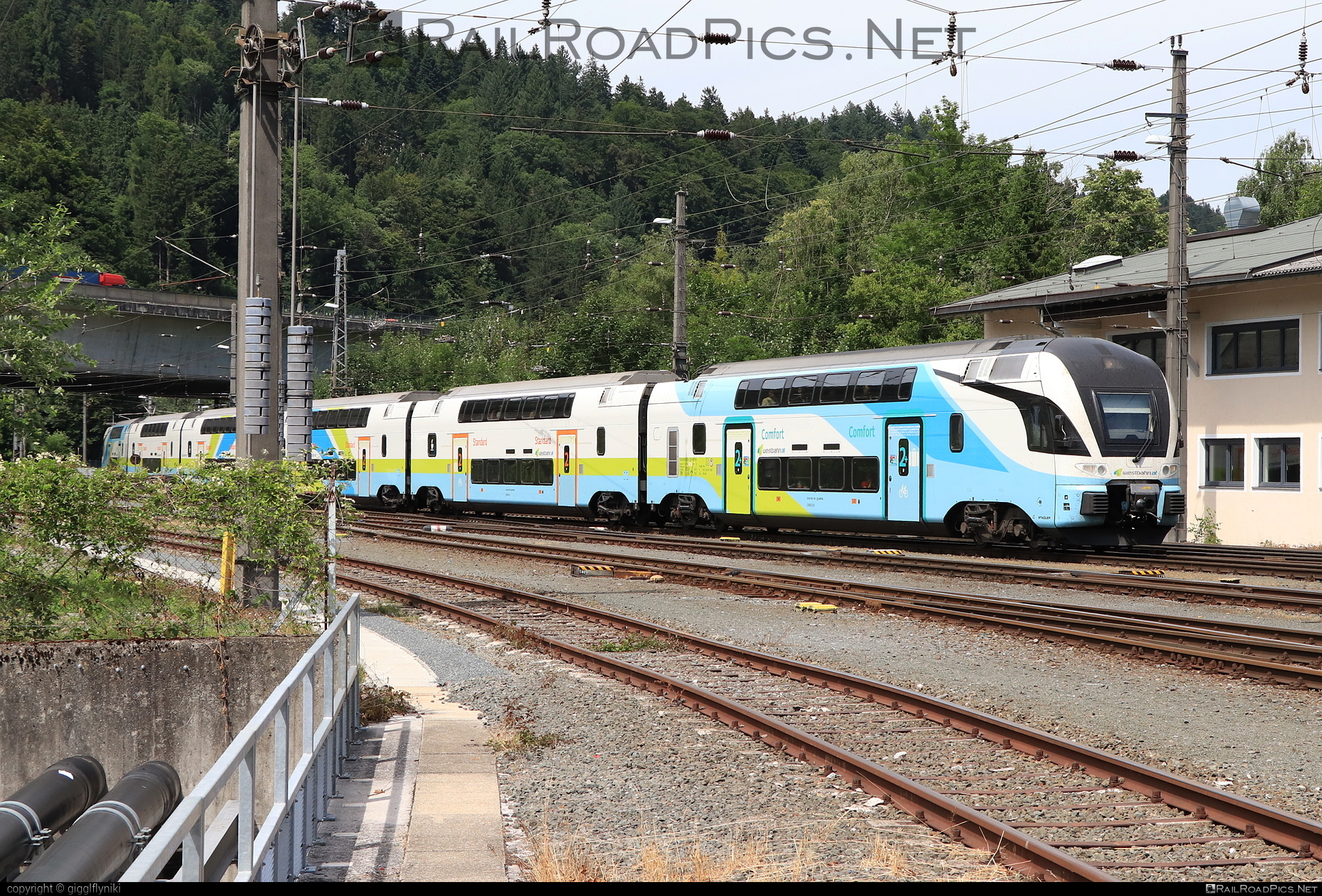 4010 025 - Stadler Kiss 3 operated by Westbahn Management GmbH