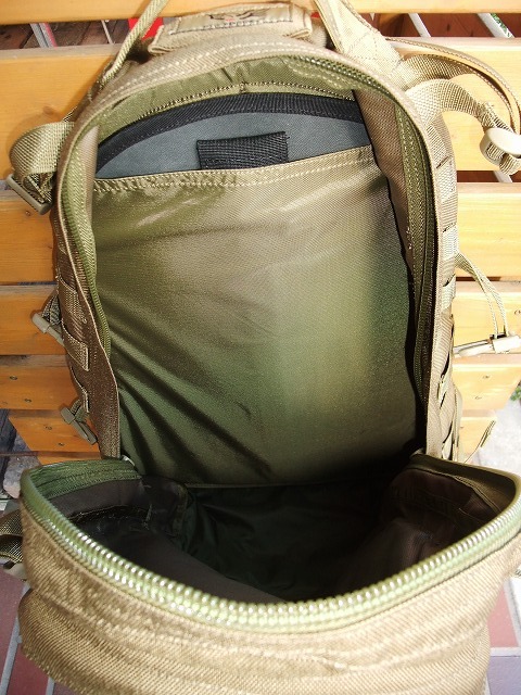 FLYYE MOLLE AIII Backpack ミリタリーグッズ、自衛隊グッズ、迷彩服の