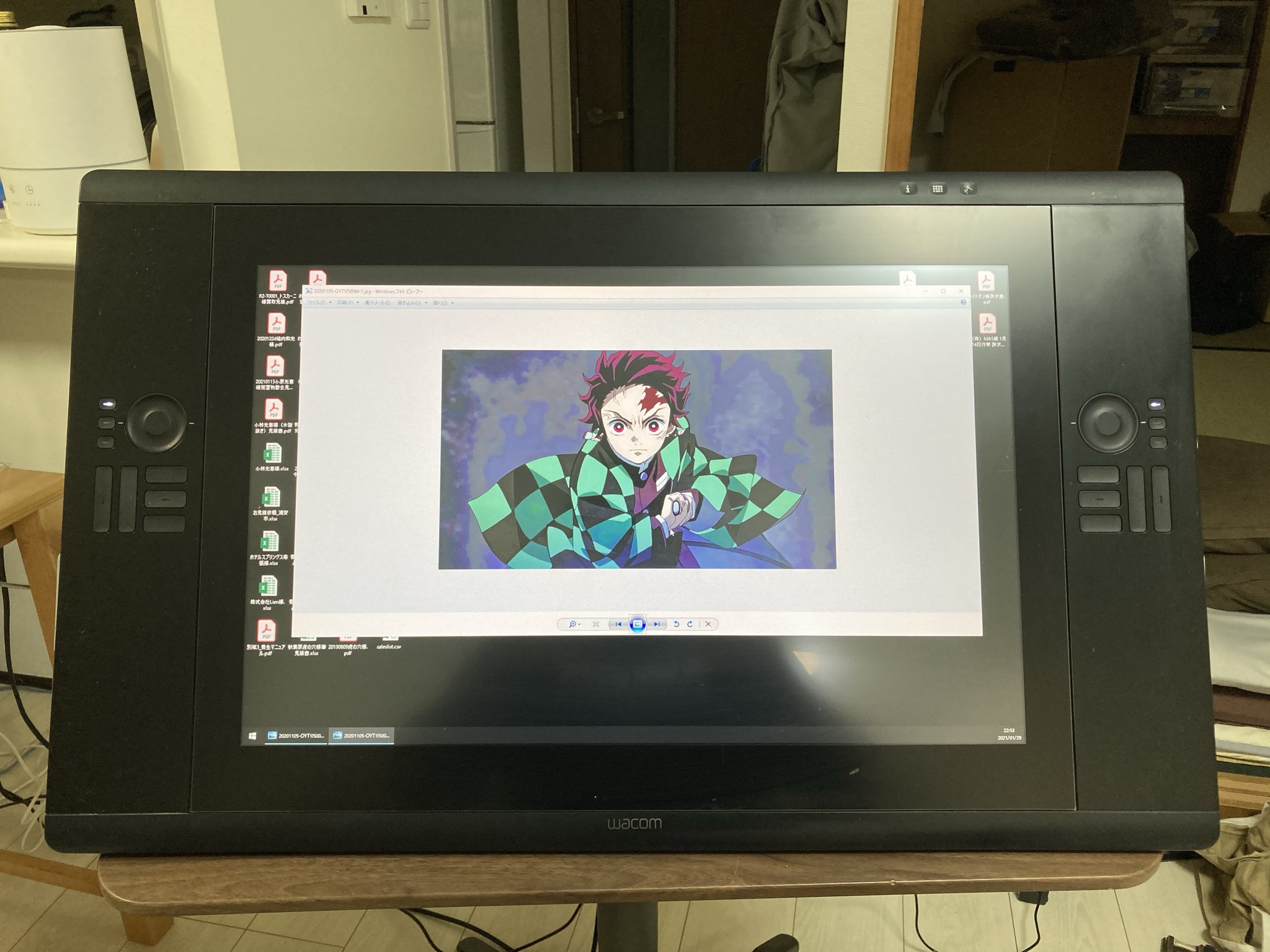 Wacom ワコム 24.1型 液晶ペンタブレット Cintiq 24HD touch LCD