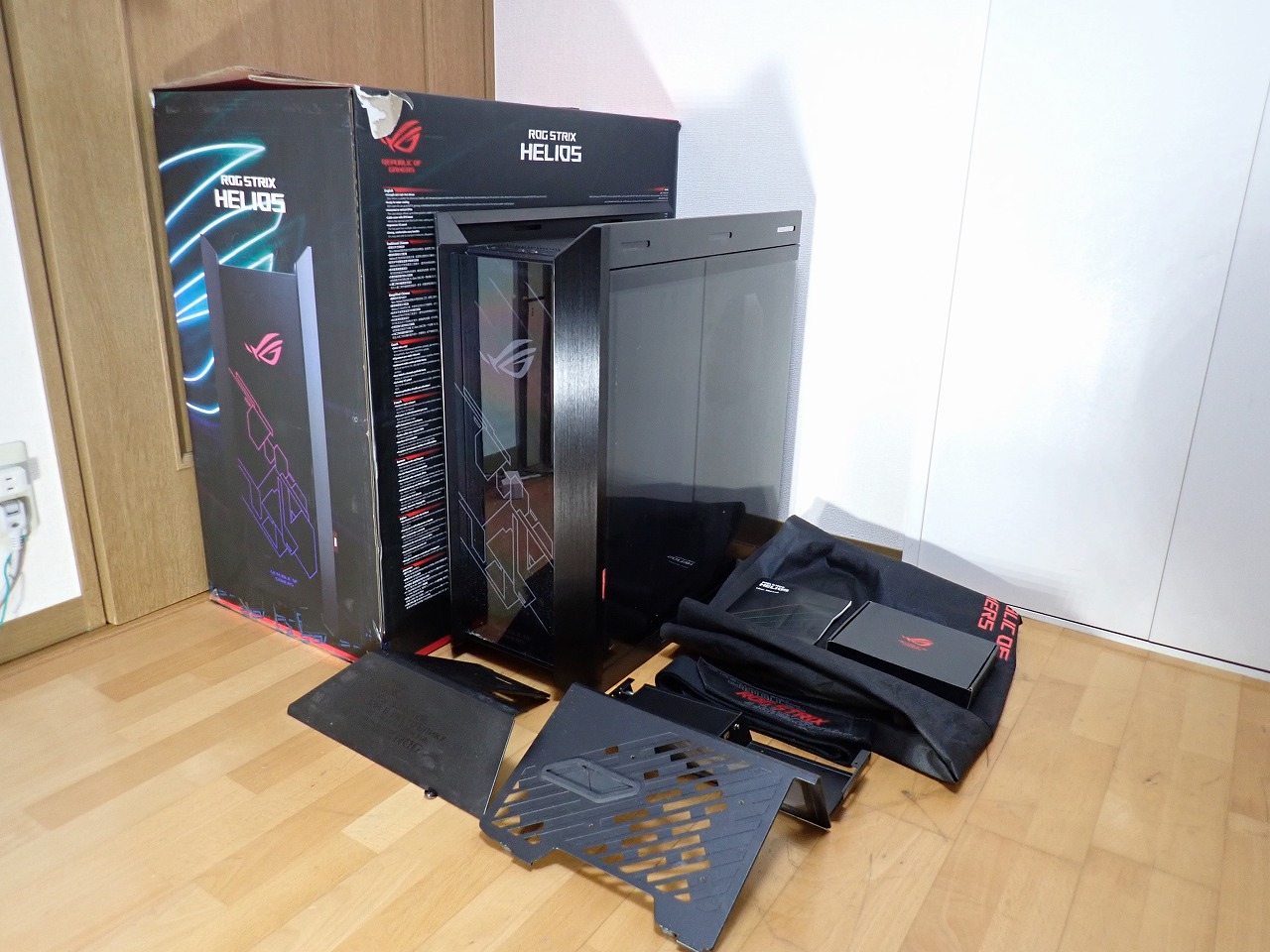 PCケース ASUS GX601 ROG STRIX HELIOS BK/AL/WITH HANDLE エイスース