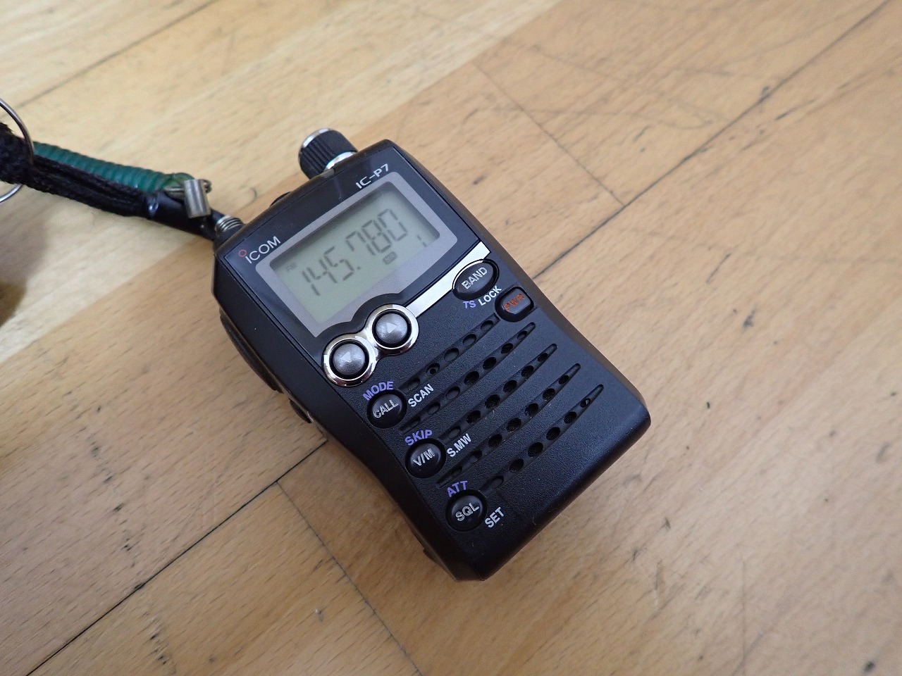 ICOM IC-P7 VHF/UHFトランシーバー ICOM IC-P7 VHF/UHFトランシーバー