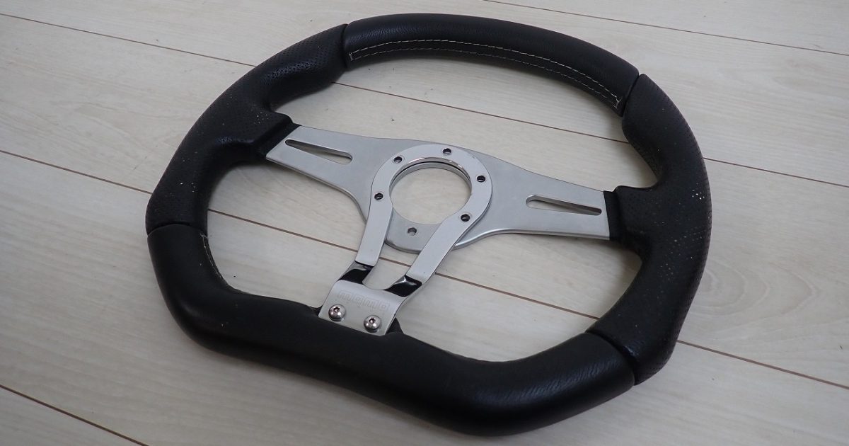 モモステアリング TYP R35-KBA 70259 momo 35cm MOMO TYPE R35