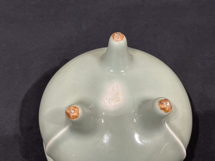 4代 清風 与平 作『秘色窯袴腰香炉』 ｜骨董品買取 緑和堂