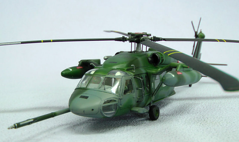 HH-6OD “ナイトホーク” Amazon.com: Hasegawa 1:72 Scale HH-60D Night