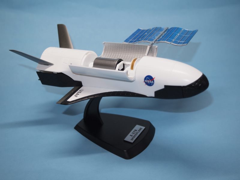 X-37B (スカイネット 1/50)