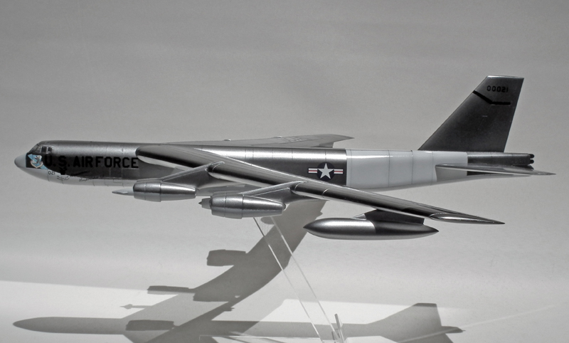 ボーイングB-52Hストラトフォートレス (ミニクラフト1/144)＜飛行機