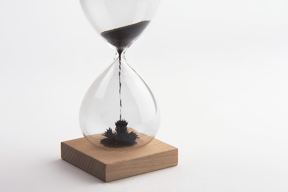 Magnetic Hourglass / Kikkerland