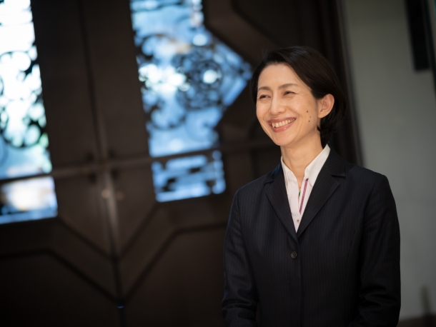 造形作品と向き合い、ものを介して見える人間や社会の姿を追う 【美術