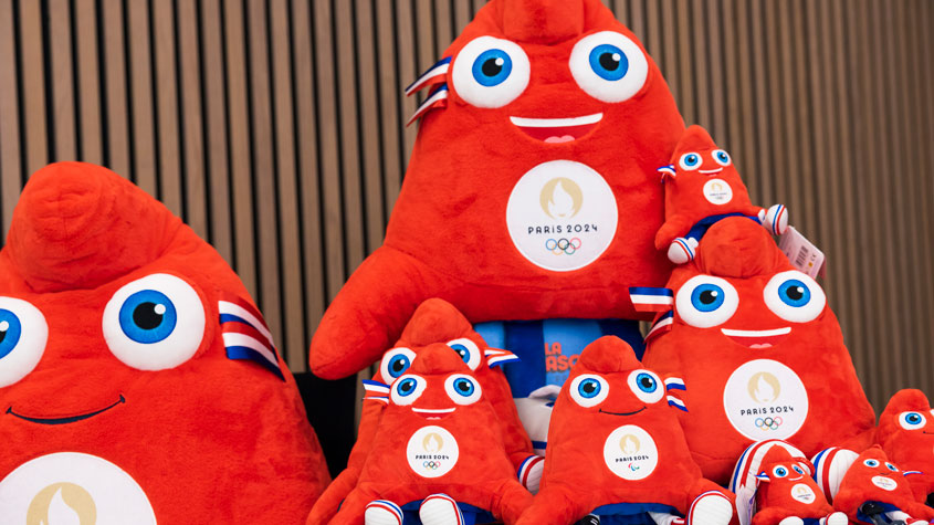 フリージュ」: パリ2024五輪関連グッズの人気マスコット