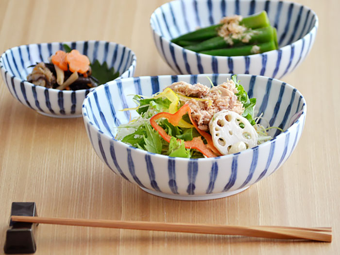 飽きがこない定番デザイン！末永く使える、色鮮やかな十草模様が染付け