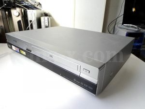 VHSビデオテープの取り出し (Sony RDR-VX35) | ダビングのテクノ