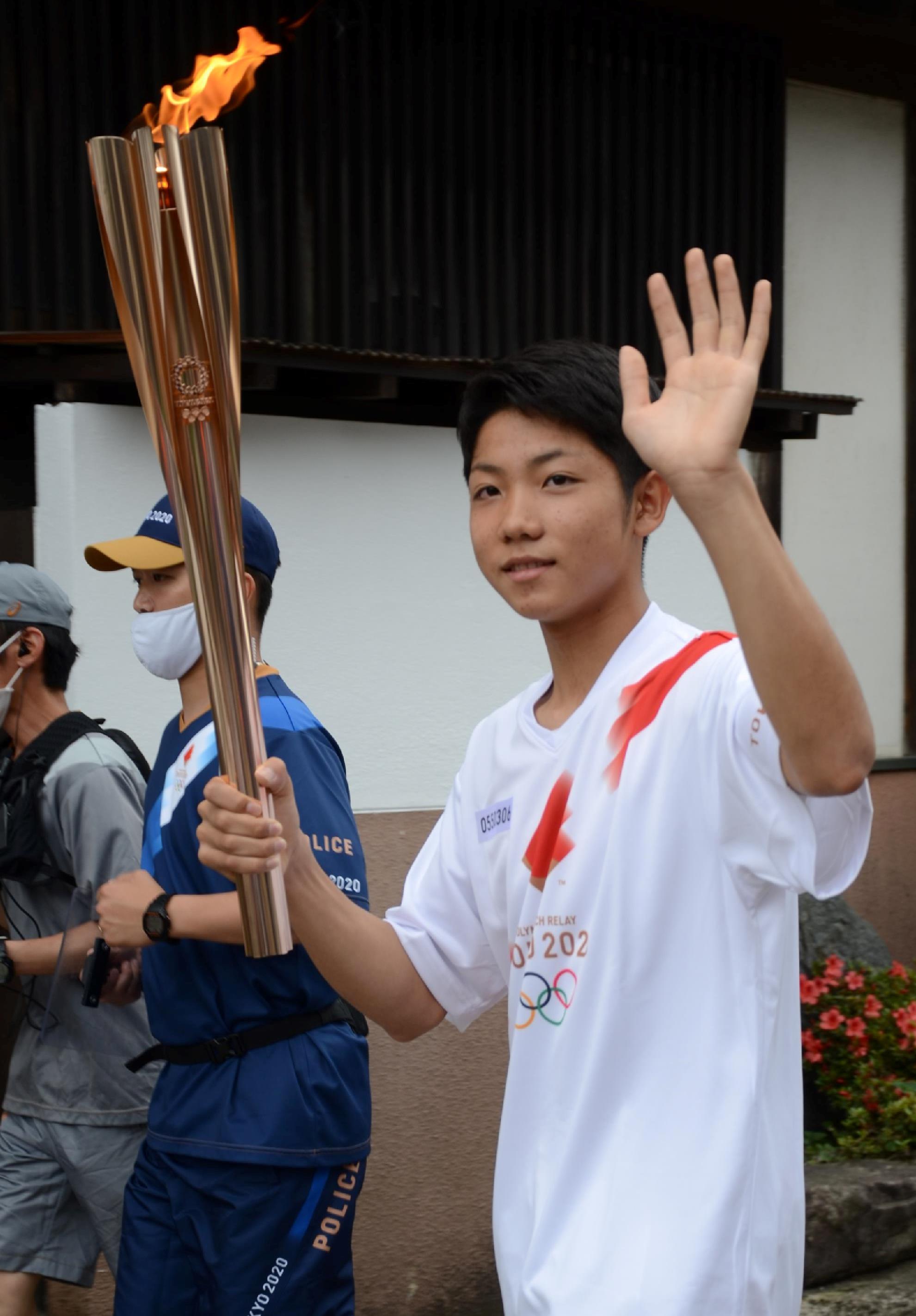 東京2020オリンピック聖火リレーが実施されました | 鳥取県三朝町役場
