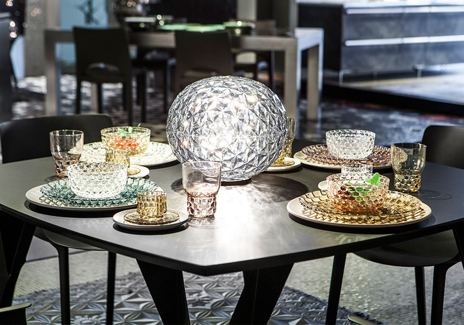 癒される、宇宙のあかりKartell「プラネット」｜INTERIOR｜トーヨー