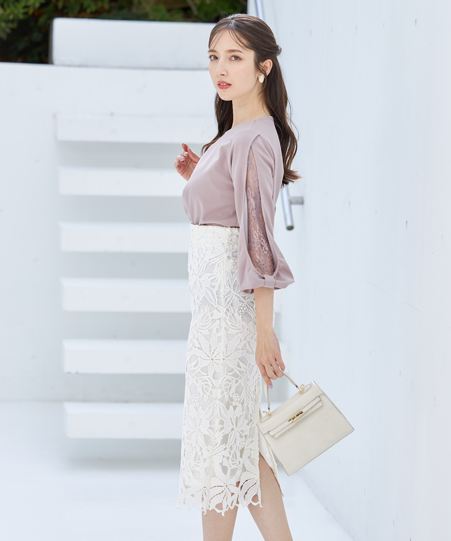 リボンモチーフ付き七分袖レース切り替えブラウス