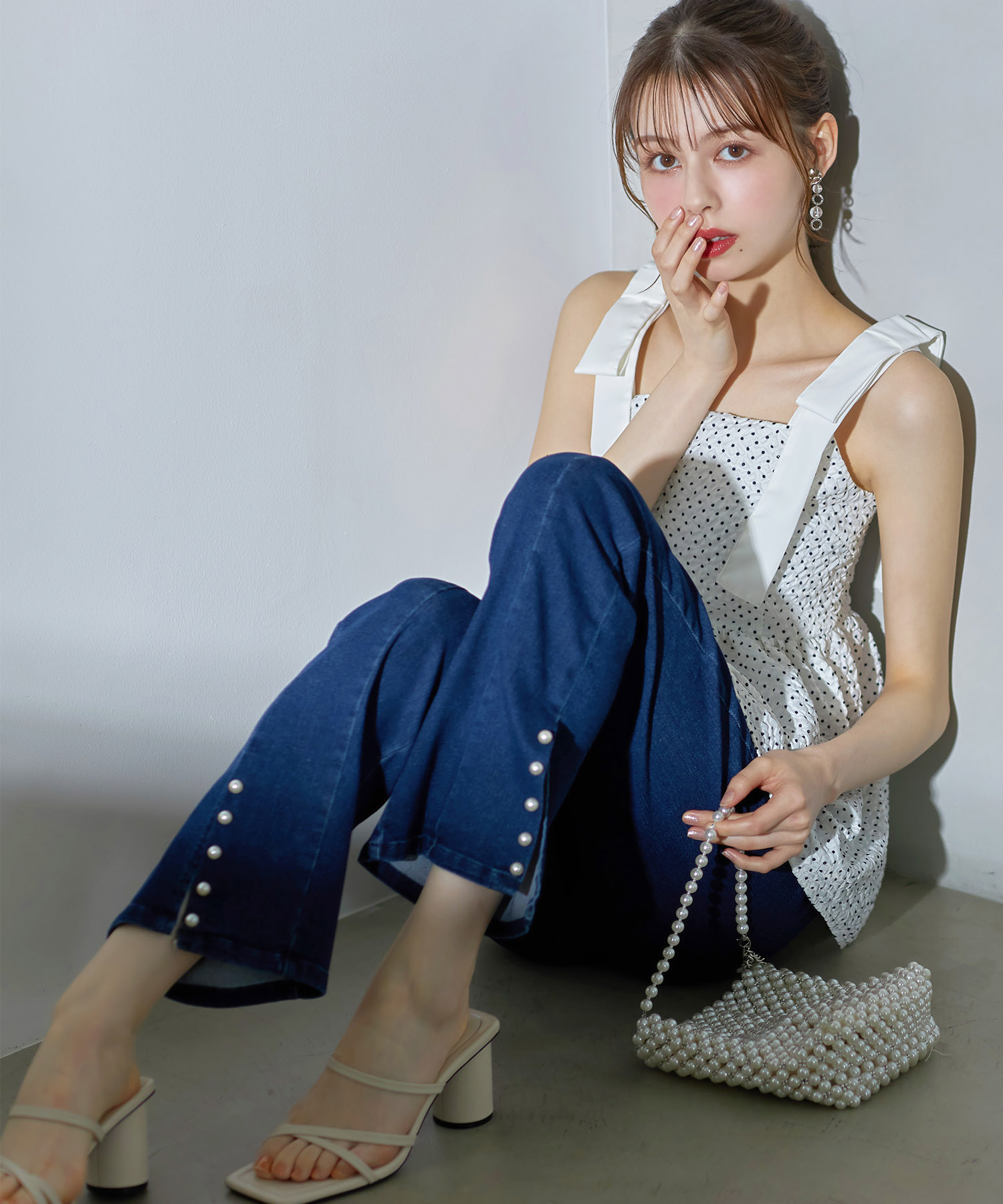 裾パール付きウエストスカラップカットパンツ