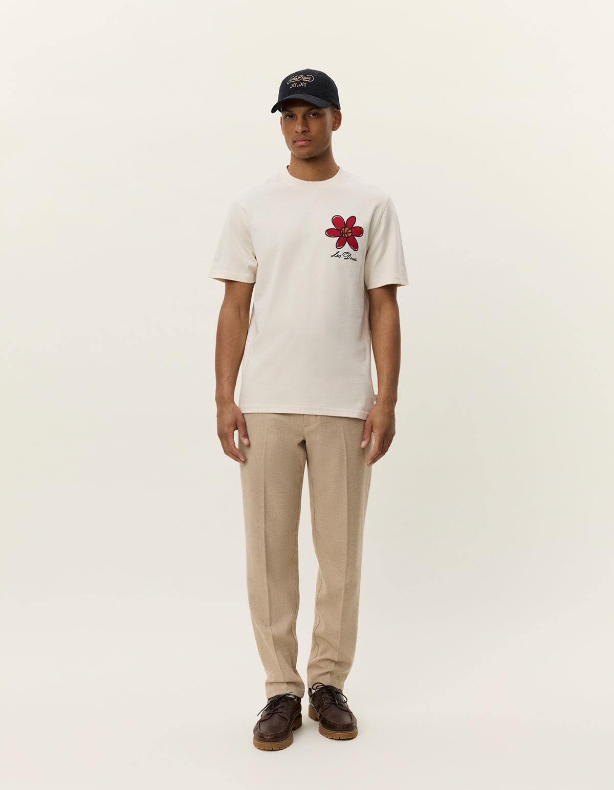 Les Deux Flower Basket Tee 'Ivory|1000835-215|Top Fashion