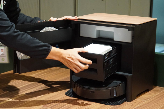 吸引・水拭き性能2倍のiRobot ルンバ コンボ j9＋発表。他社ロボット