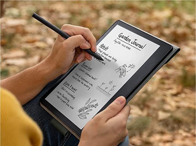 Kindleで手書きメモができる、ペン付属「Kindle Scribe」予約開始