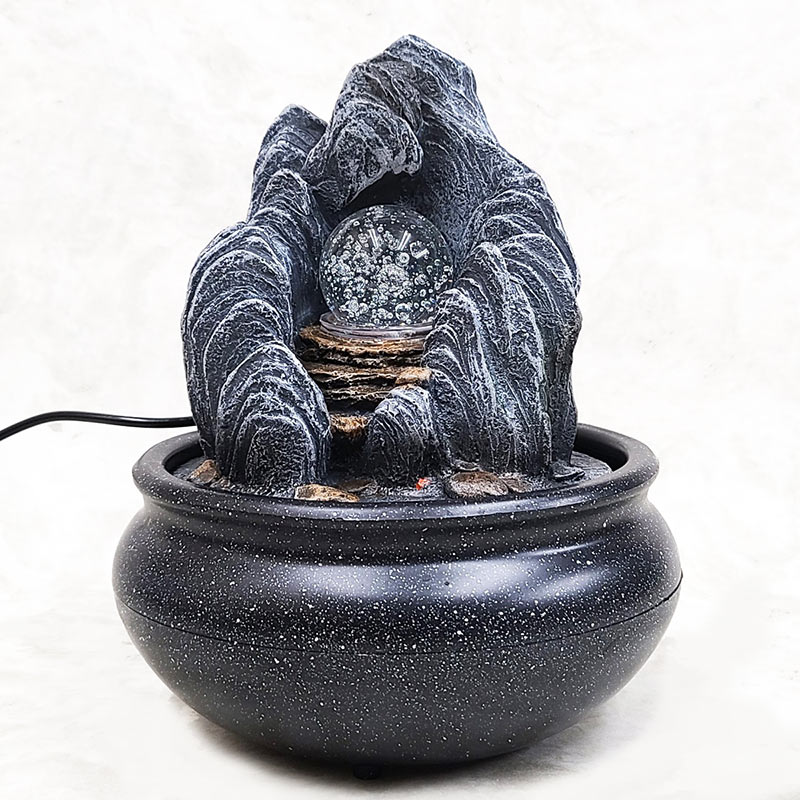 山水龍脈玉龍珠(噴水) - 横浜中華街天宝堂本店