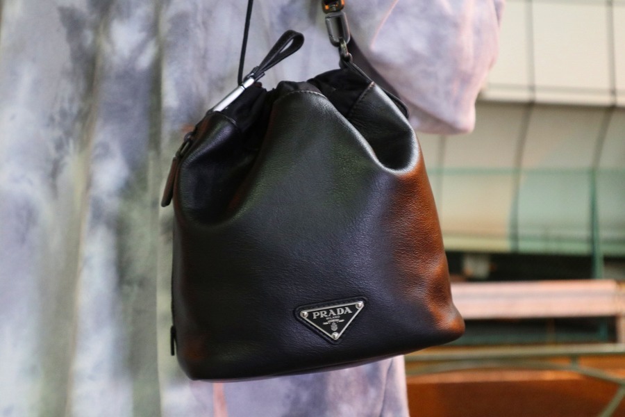 PRADA/プラダ】よりドローストリングクラッチバッグが入荷致しました