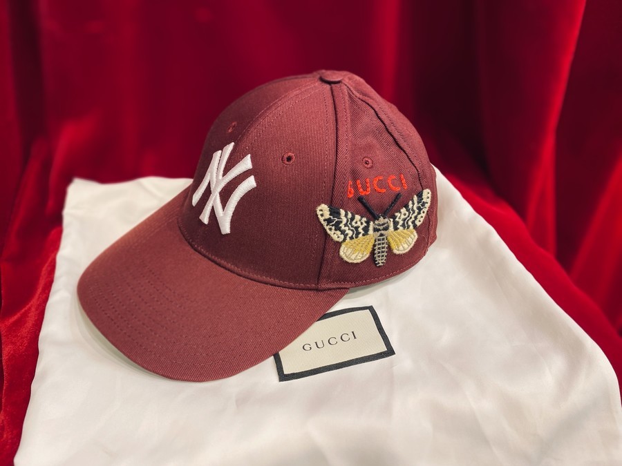 有名ブランド【GUCCI × NEW ERA/グッチ×ニューエラ】よりロゴ