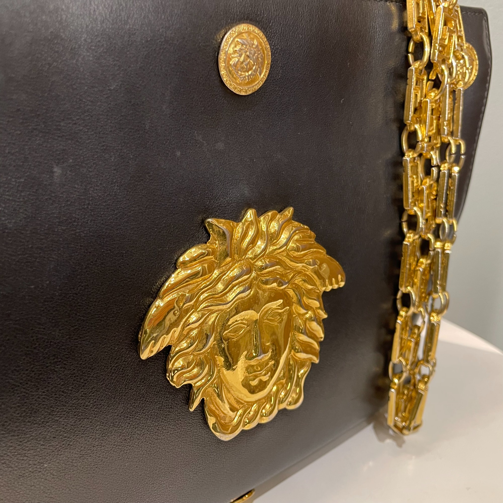 GIANNI VERSACE/ジャンニヴェルサーチ】よりメデューサッモチーフ