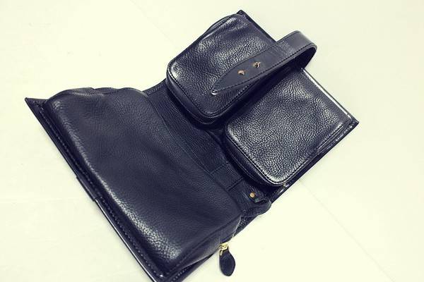 GANZO（ガンゾ）による、多機能のクラッチバッグはいかがですか