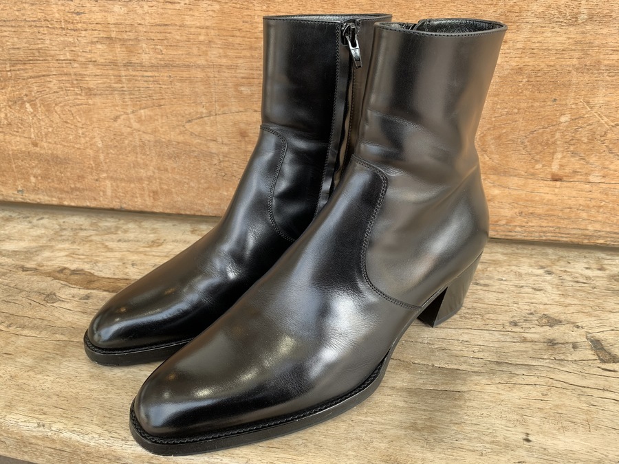 Saint Laurent Paris/サンローランパリ】よりサイドジップヒールブーツ